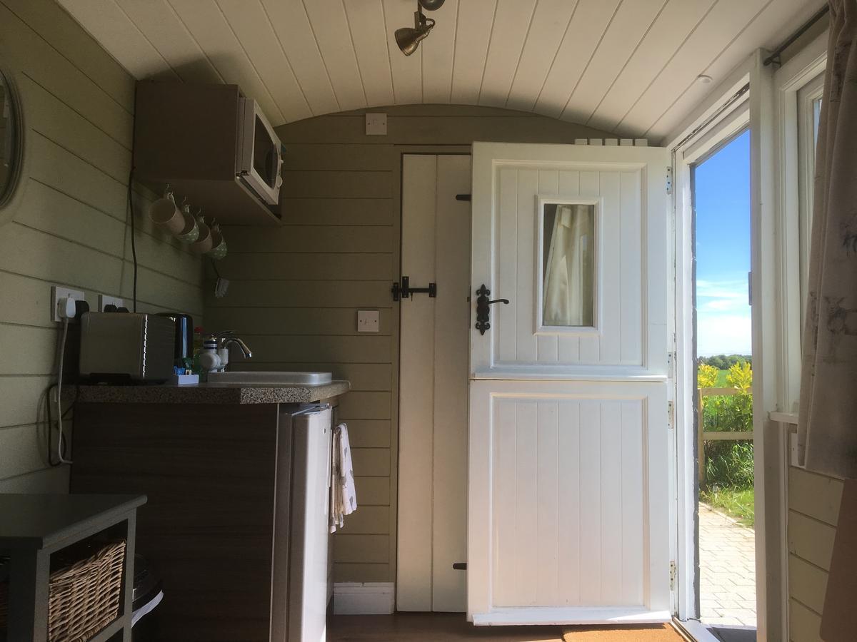 Shepherd'S Hut At Puttocks Farm Villa Great Dunmow Exterior foto