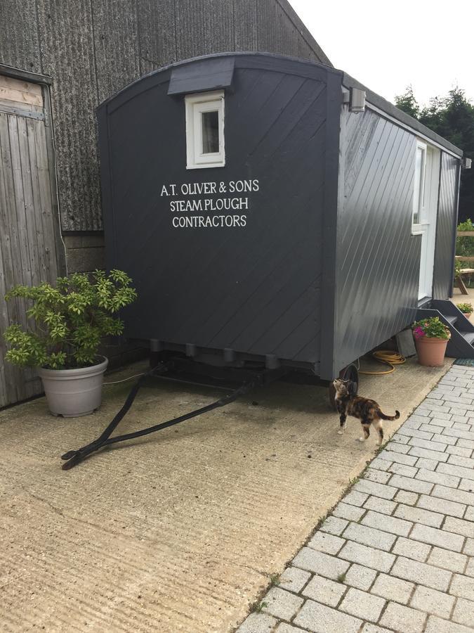 Shepherd'S Hut At Puttocks Farm Villa Great Dunmow Exterior foto